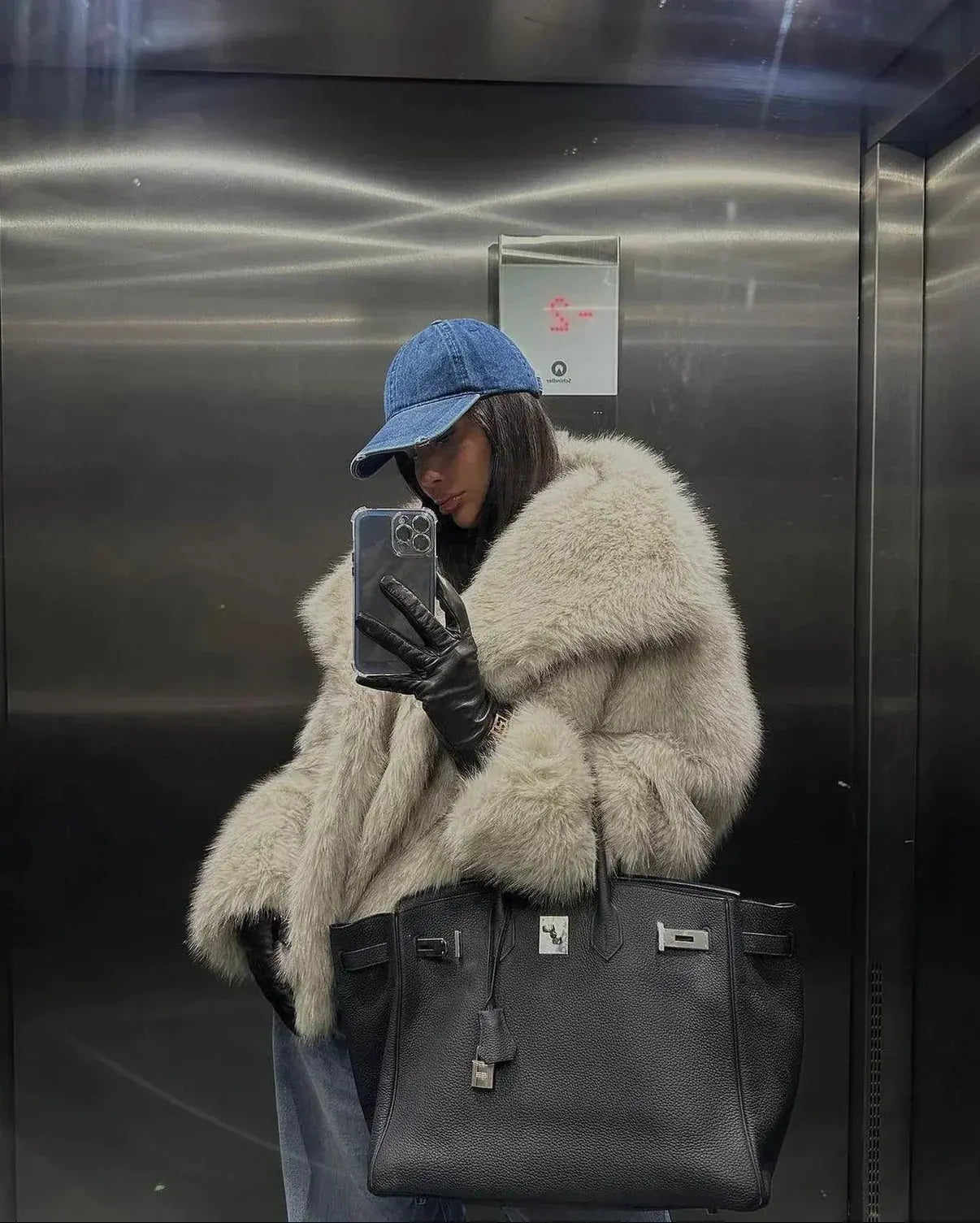 Van Dalem ™ |  Faux Fur Coat